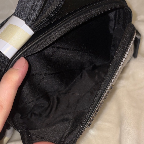 NWT Michael Kors White and Black Signature MK Camera Bag - Picture 10 of 12
